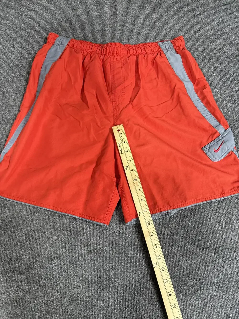 Nike Swim Shorts Mens Large Red Gray Elastic Waist Lined Trunks Pockets